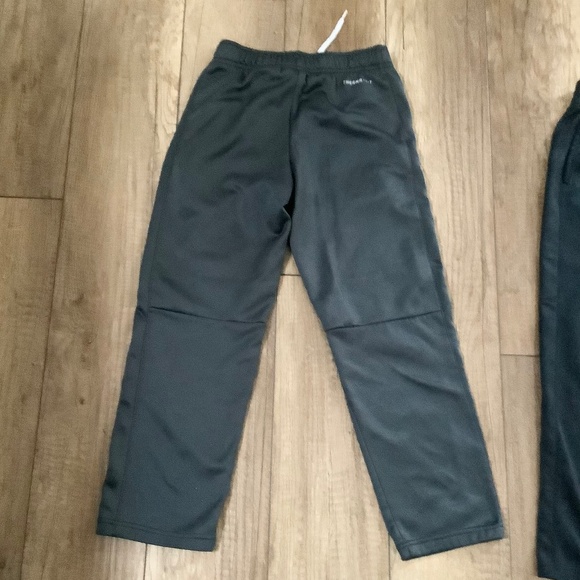 SOLD! Boys Sz Small Nike Therma-FIT Sweatpants Grey 699895-060 & Blk 853714-010 - Picture 4 of 16